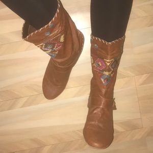 Tribal print Brown Boots